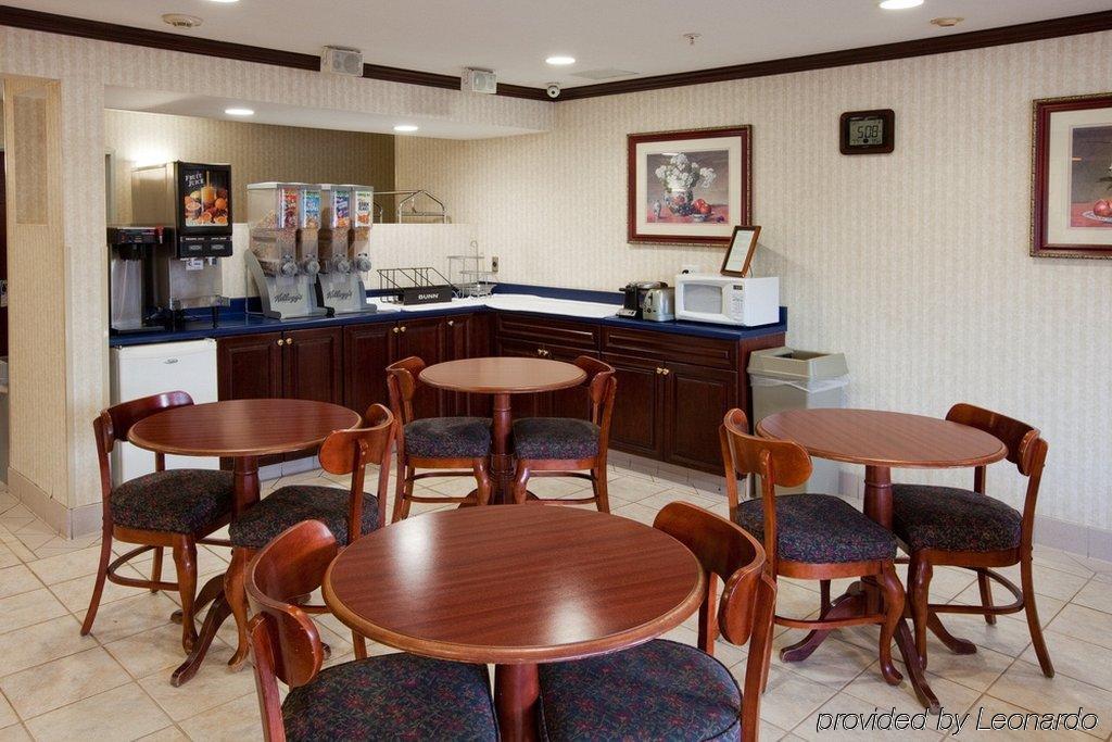 คันทรี ฮาร์ท อินน์ ไนต์เดล ราลีห์ Knightdale ร้านอาหาร รูปภาพ